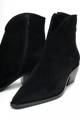 Raye Suede Black