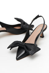 Classic Pumps with Bow