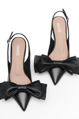 Classic Pumps with Bow